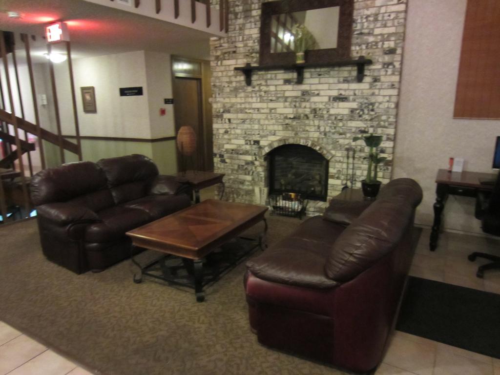 Ripon Welcome Inn And Suites Ngoại thất bức ảnh
